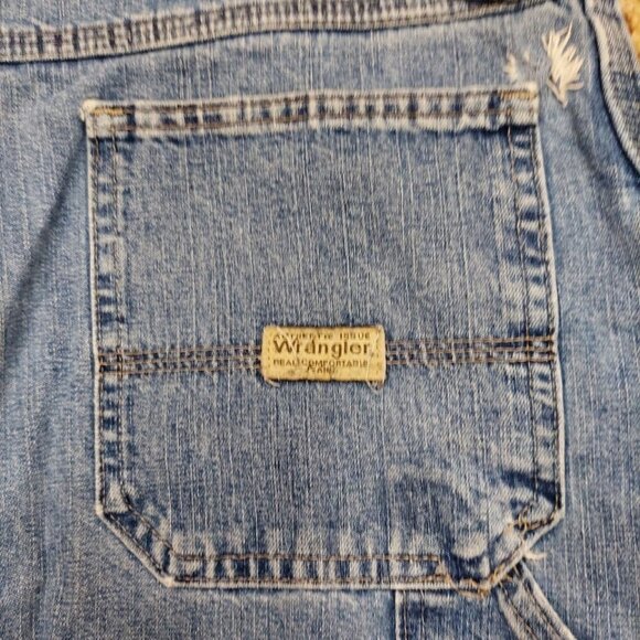 Wrangler Carpenter Mens 38 Blue Denim Jean Work Cargo Shorts Distressed - Picture 3 of 12